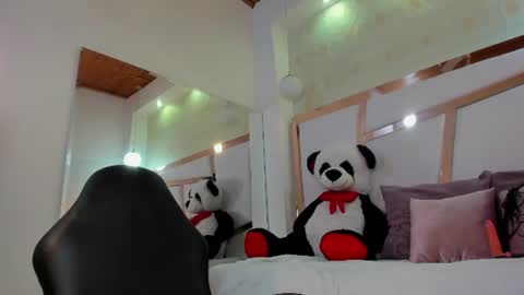 Dani Miel online show from July 2026 07:39:01 PM
