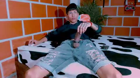 daniel_deluxx online show from June 2026 05:12:01 AM