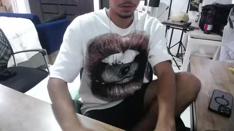 daniel_velez26 online show from May 2026 07:31:01 PM