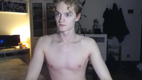 Snapshot of daniel_yumm chatting on April 2026 11:19:02 PM Daniel online show from April 2026 11:19:02 PM