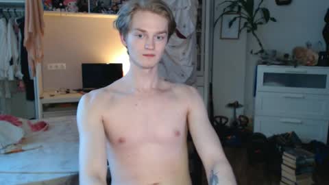 Snapshot of daniel_yumm chatting on April 2026 02:58:01 AM Daniel online show from April 2026 02:58:01 AM