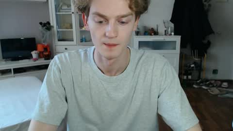 Snapshot of daniel_yumm chatting on April 2026 11:27:02 AM Daniel online show from April 2026 11:27:02 AM