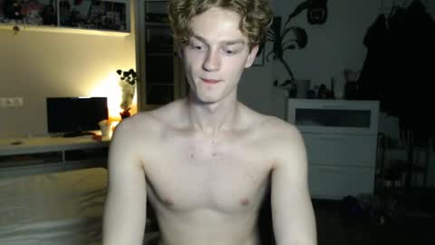 Snapshot of daniel_yumm chatting on May 2026 11:09:01 PM Daniel online show from May 2026 11:09:01 PM