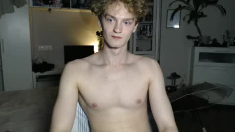 Snapshot of daniel_yumm chatting on May 2026 05:23:02 PM Daniel online show from May 2026 05:23:02 PM