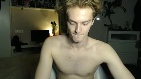 Snapshot of daniel_yumm chatting on May 2026 05:42:01 PM Daniel online show from May 2026 05:42:01 PM