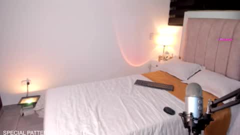  independent model   online show from March 2026 01:57:01 AM