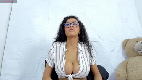 Dani online show from December 2024 08:29:01 PM