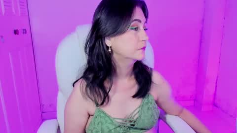 Snapshot of danielahot2 chatting on February 2025 04:42:01 AM Daniela online show from February 2025 04:42:01 AM