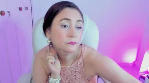 Snapshot of danielahot2 chatting on October 2025 04:33:01 AM Daniela online show from October 2025 04:33:01 AM