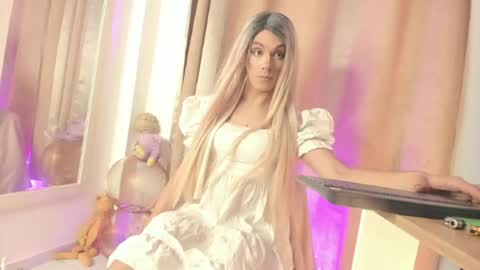 danielamay00 online show from July 2026 09:44:02 AM