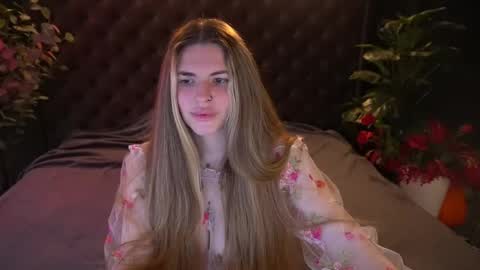 Snapshot of danielareign chatting on April 2026 01:07:01 PM danielareign online show from April 2026 01:07:01 PM