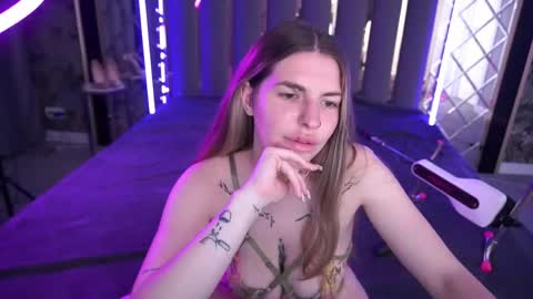 Snapshot of danielareign chatting on June 2026 12:40:02 PM danielareign online show from June 2026 12:40:02 PM
