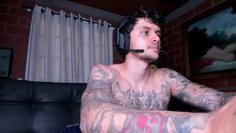 Snapshot of daniele_bunny chatting on December 2024 06:54:02 PM Daniele Bunny online show from December 2024 06:54:02 PM