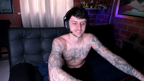 Snapshot of daniele_bunny chatting on January 2025 06:49:02 PM Daniele Bunny online show from January 2025 06:49:02 PM