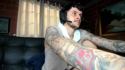 Snapshot of daniele_bunny chatting on February 2025 04:36:01 PM Daniele Bunny online show from February 2025 04:36:01 PM