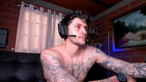 Snapshot of daniele_bunny chatting on February 2025 08:15:01 PM Daniele Bunny online show from February 2025 08:15:01 PM