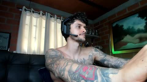 Snapshot of daniele_bunny chatting on February 2025 06:43:02 PM Daniele Bunny online show from February 2025 06:43:02 PM