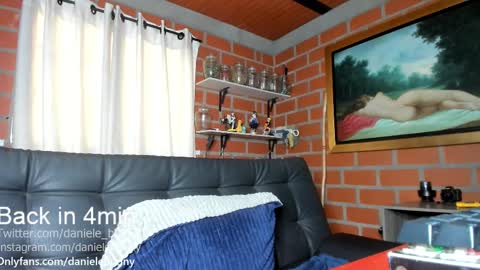 Snapshot of daniele_bunny chatting on February 2025 07:25:01 PM Daniele Bunny online show from February 2025 07:25:01 PM