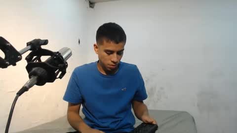 Snapshot of danielitopapii chatting on December 2024 01:04:02 AM danielitopapii online show from December 2024 01:04:02 AM