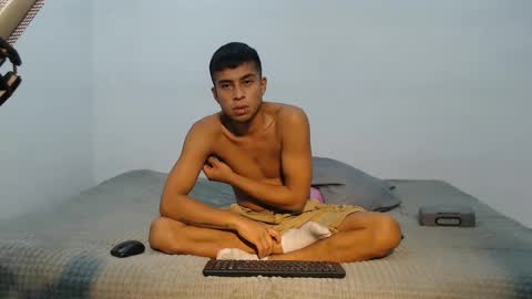 Snapshot of danielitopapii chatting on February 2025 06:40:01 AM danielitopapii online show from February 2025 06:40:01 AM