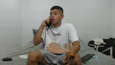 Snapshot of danielitopapii chatting on February 2025 12:06:01 AM danielitopapii online show from February 2025 12:06:01 AM