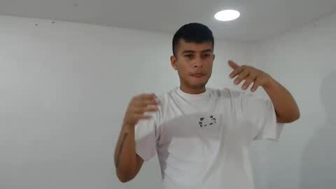 Snapshot of danielitopapii chatting on February 2025 07:27:01 PM danielitopapii online show from February 2025 07:27:01 PM