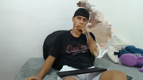 Snapshot of danielitopapii chatting on February 2025 06:54:02 PM danielitopapii online show from February 2025 06:54:02 PM