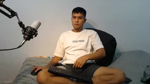 Snapshot of danielitopapii chatting on February 2025 05:13:01 AM danielitopapii online show from February 2025 05:13:01 AM