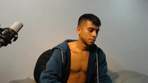 Snapshot of danielitopapii chatting on February 2025 07:15:02 AM danielitopapii online show from February 2025 07:15:02 AM