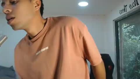 Snapshot of danielitopapii chatting on October 2025 06:52:02 PM danielitopapii online show from October 2025 06:52:02 PM