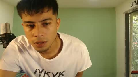 Snapshot of danielitopapii chatting on December 2025 04:35:02 PM danielitopapii online show from December 2025 04:35:02 PM