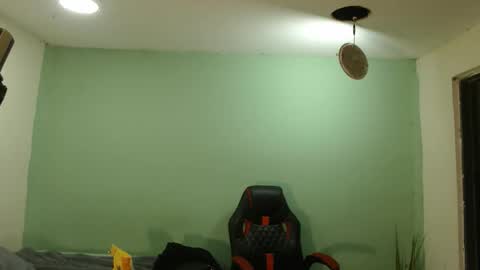 Snapshot of danielitopapii chatting on February 2026 02:41:02 AM danielitopapii online show from February 2026 02:41:02 AM