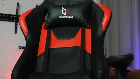 Snapshot of danielkraig_for_u chatting on February 2025 04:24:02 AM Daniel Kraig online show from February 2025 04:24:02 AM