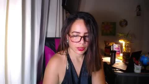 Snapshot of danielle_rose_ chatting on April 2026 02:37:01 PM Angie online show from April 2026 02:37:01 PM