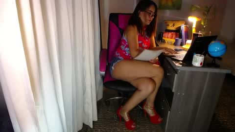 Snapshot of danielle_rose_ chatting on May 2026 07:52:01 PM Angie online show from May 2026 07:52:01 PM