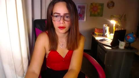 Snapshot of danielle_rose_ chatting on May 2026 04:34:01 PM Angie online show from May 2026 04:34:01 PM