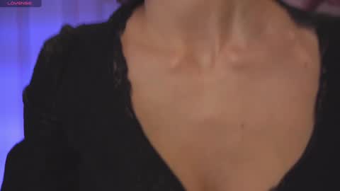 Snapshot of danielle_thomas chatting on January 2025 12:38:02 PM Danielle online show from January 2025 12:38:02 PM