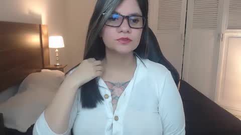 daniellerain online show from April 2026 10:06:01 AM