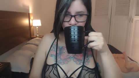 daniellerain online show from June 2026 09:44:02 AM