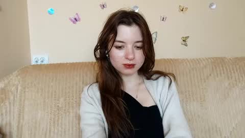 Mia online show from May 2026 07:04:01 AM