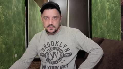 DanieloCool online show from September 2025 12:07:02 PM