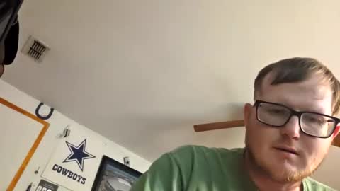 Snapshot of danielp_mod_cb chatting on September 2025 10:10:02 PM Daniel y. online show from September 2025 10:10:02 PM