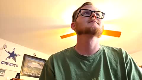 Snapshot of danielp_mod_cb chatting on October 2025 08:50:02 PM Daniel y. online show from October 2025 08:50:02 PM