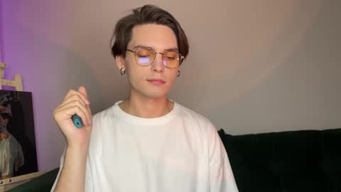 Snapshot of danieltuckerr chatting on October 2025 04:55:02 AM danieltuckerr online show from October 2025 04:55:02 AM