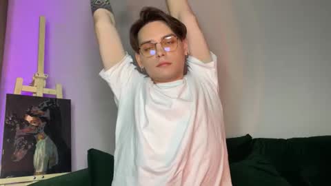 Snapshot of danieltuckerr chatting on October 2025 03:25:01 PM danieltuckerr online show from October 2025 03:25:01 PM