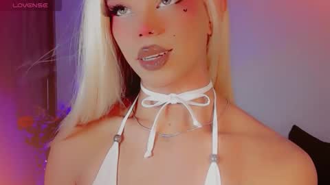 Snapshot of daniilee_ chatting on December 2025 09:44:01 PM DANNI LEE online show from December 2025 09:44:01 PM