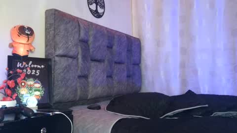 Snapshot of dann_brown chatting on February 2025 08:10:01 PM Dann Brown online show from February 2025 08:10:01 PM