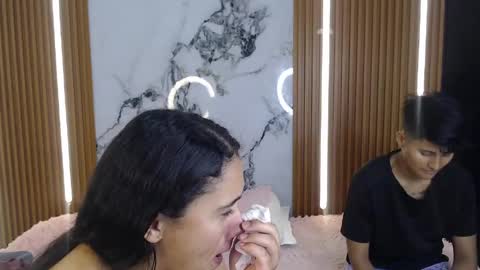 Danniela y Victoria online show from April 2026 07:44:02 PM