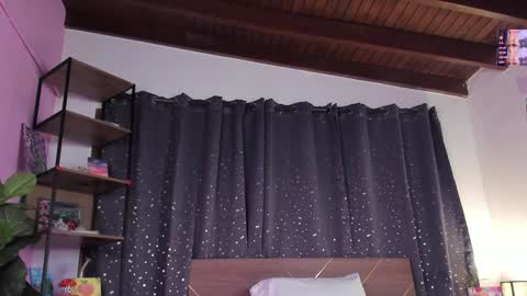 Snapshot of danna__castle chatting on December 2024 08:05:01 AM Dannacastle online show from December 2024 08:05:01 AM