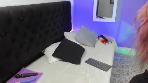 Snapshot of danna__castle chatting on March 2025 12:59:01 AM Dannacastle online show from March 2025 12:59:01 AM